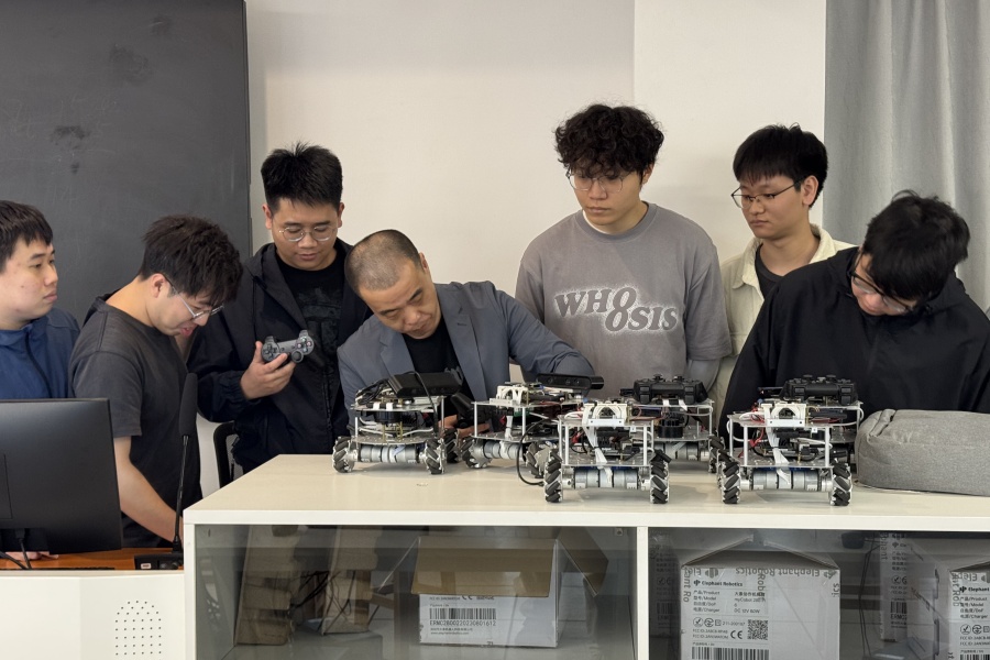 张景全老师指导员工实践1.jpg